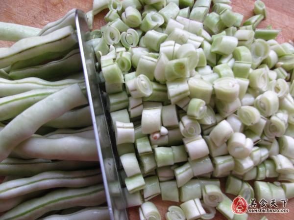 做一款简单下饭的家常炒芸豆，来尝尝吧