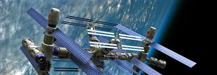 中国空间站采用T字形结构,总重量达九十吨,每天可发电1000度