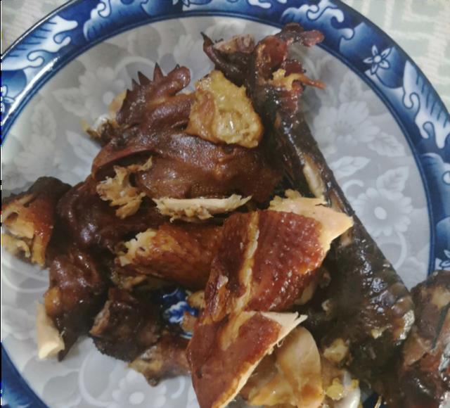 贵州女子做一桌硬菜,云南老公却委屈不已,知道真相后网友笑喷了