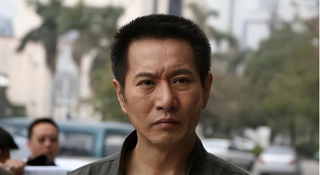 姚刚|演员姚刚：对婚姻不愿将就，52岁依旧单身，妈妈为了他失眠流泪