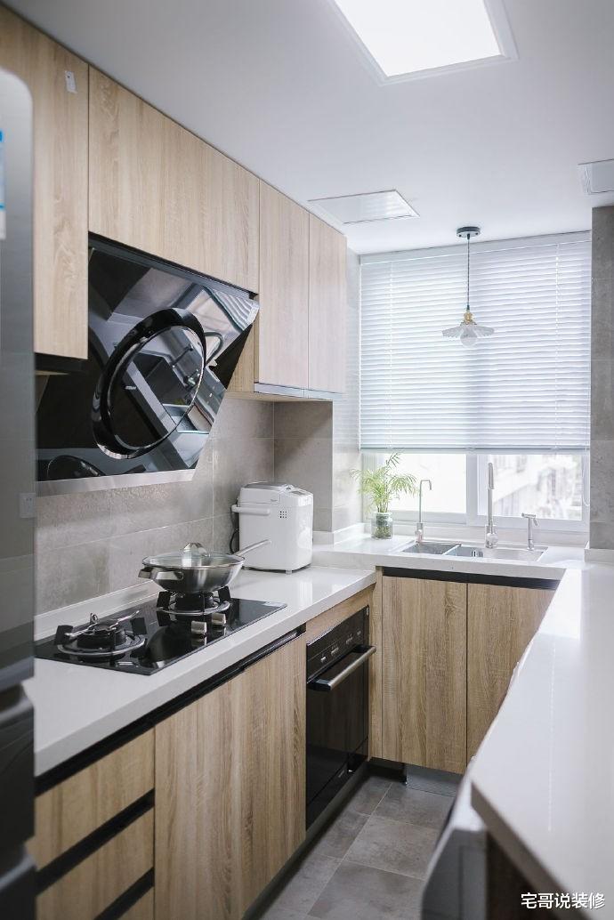 杭州一家3口的52㎡小家,全屋大白墙不吊顶,干净明亮,温馨自然