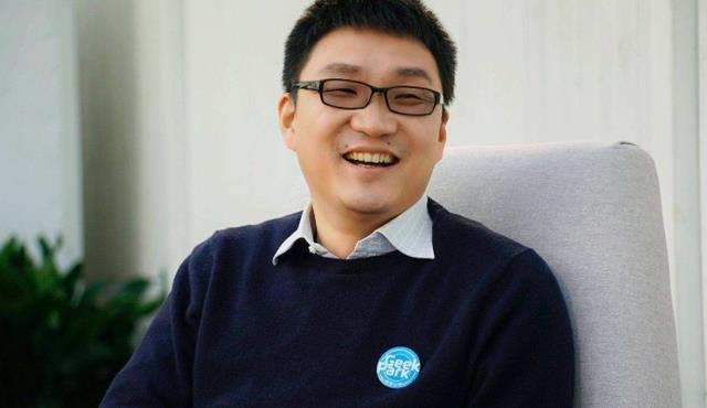 阿里巴巴|捐出1000亿,放弃当中国首富后,黄峥成了互联网界功成身退的人物