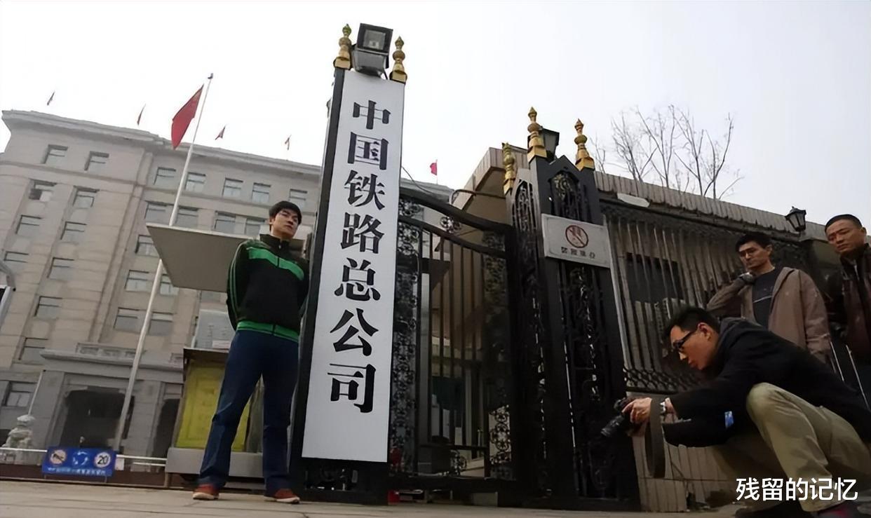 大学生|一国企开启社招，部分岗位没有笔试只有面试，三类毕业生优势明显