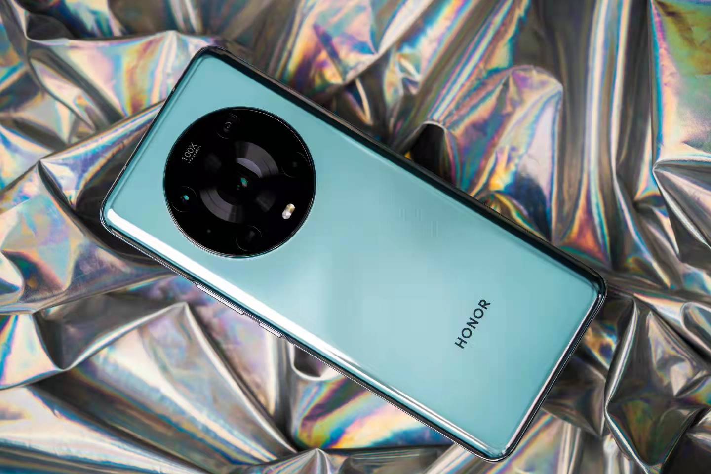 iphone13|又一个国产手机黑马降临，硬件全面领先iPhone13，价格还更亲民