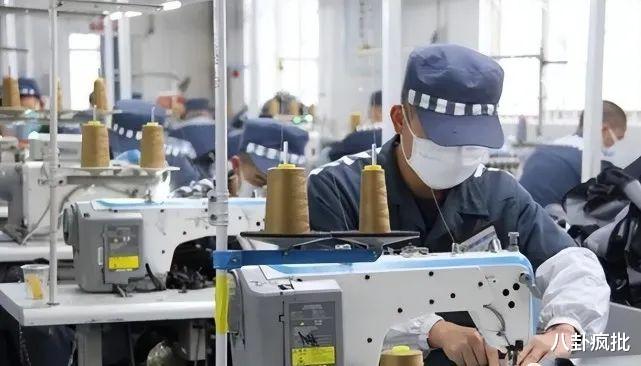 吴亦凡不踩缝纫机，专心做数据线！前员工爆出内幕猛料