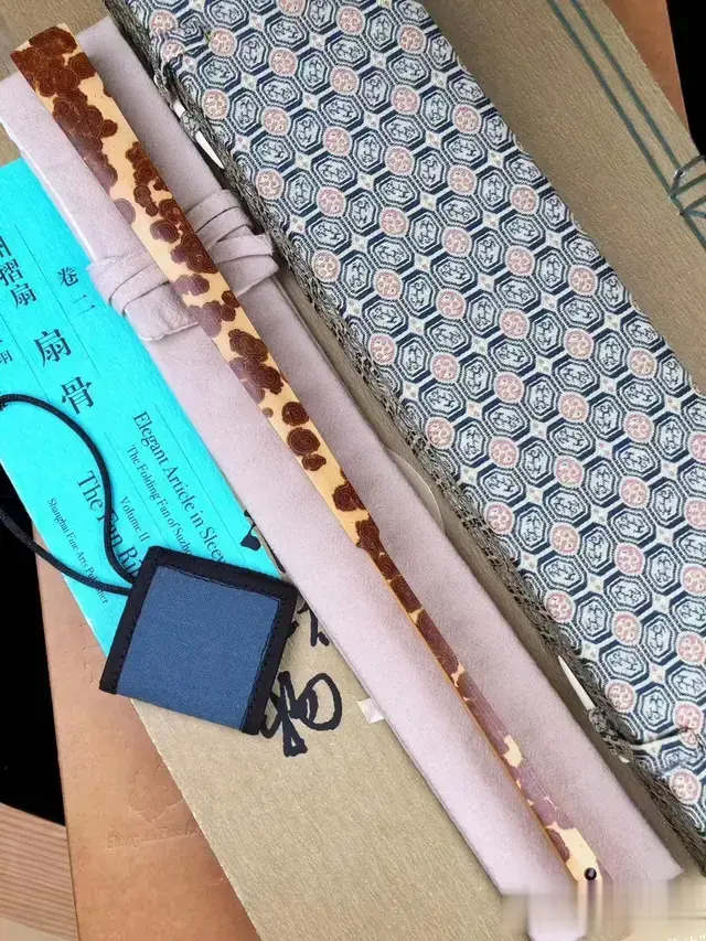 文玩|文玩折扇的收藏与保养需要注意什么?