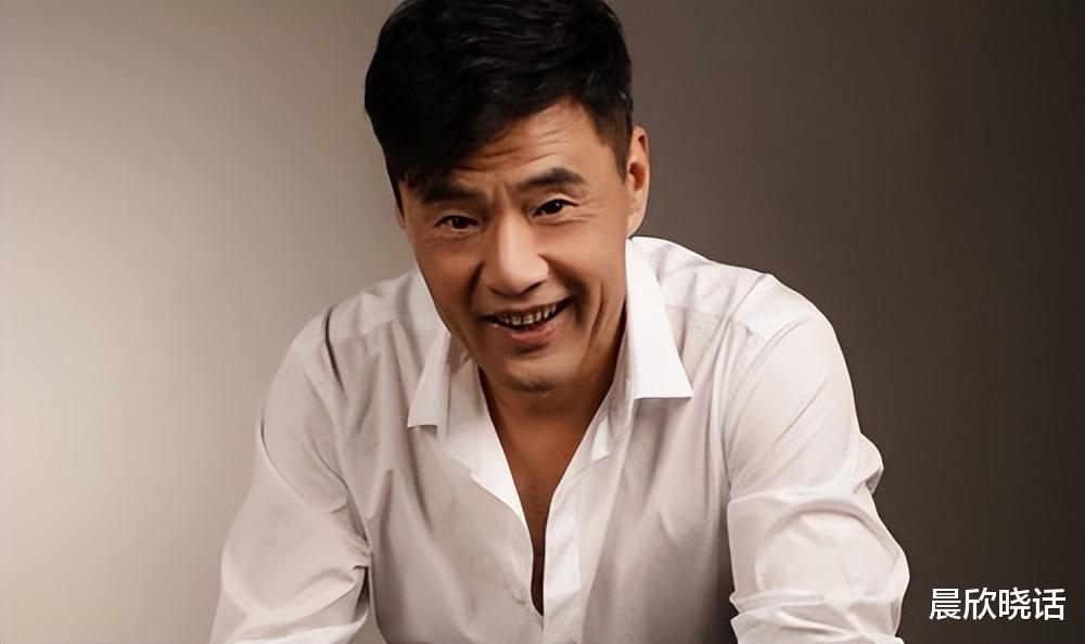 于荣光|硬汉于荣光：出道40年无绯闻，为何到了63岁，妻子坚决和他离婚？