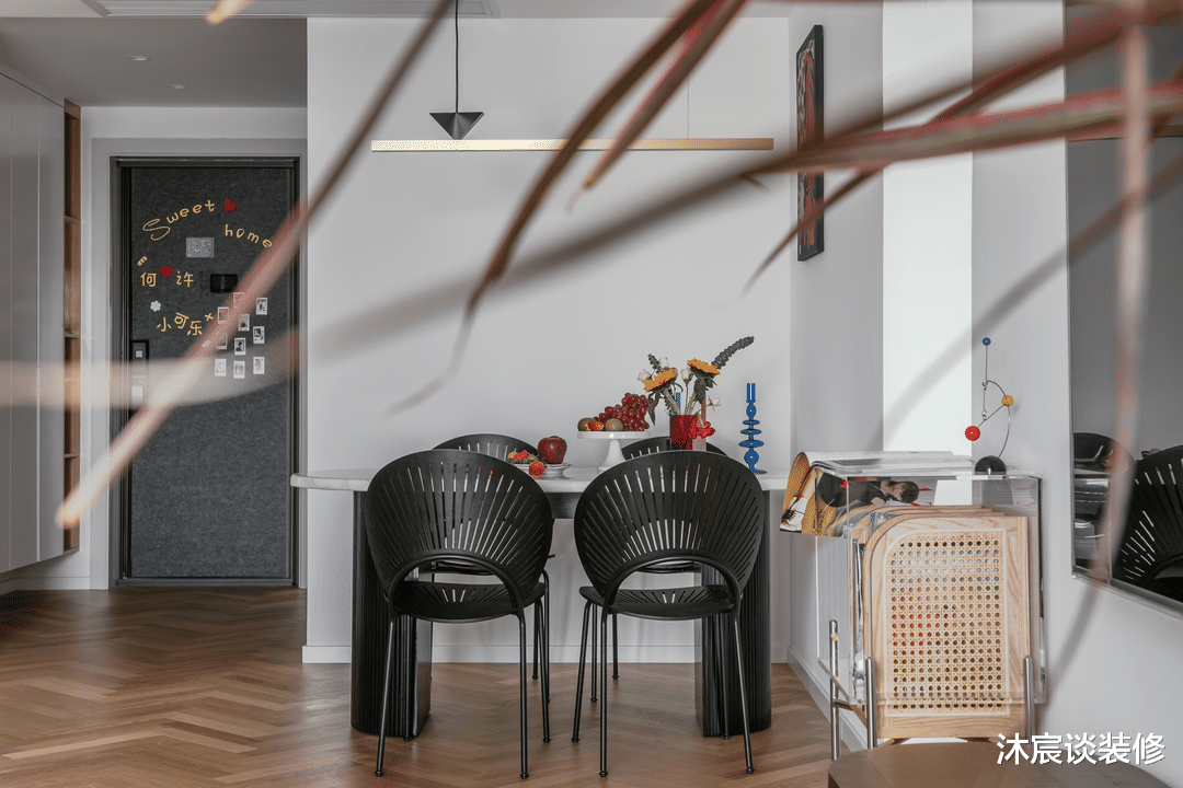 只要软装搭配得好,就算全屋大白墙也很惊艳!