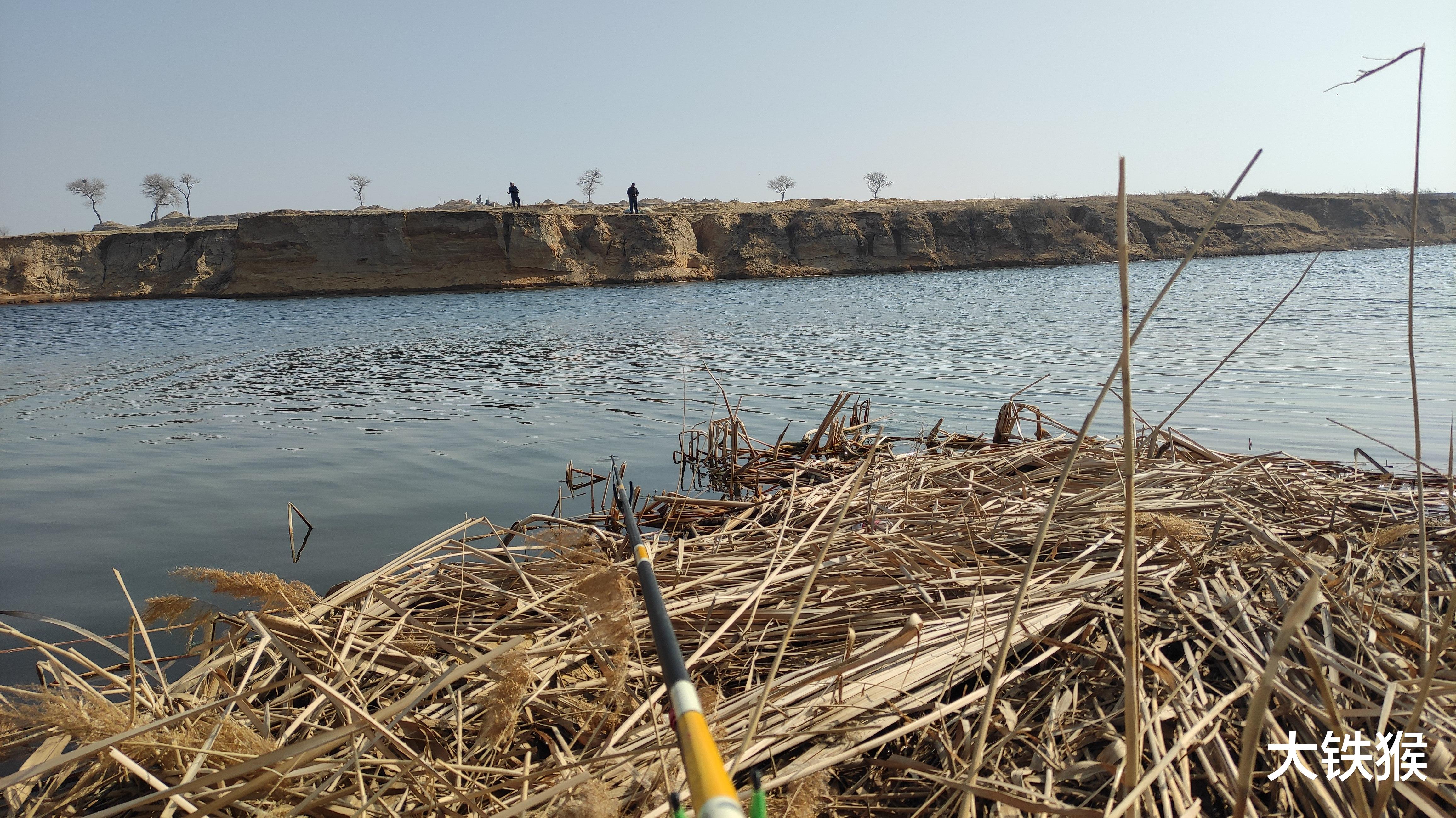 |钓鱼“大师”真的会调漂吗?别再被骗了,教你一招浮漂一动就中鱼