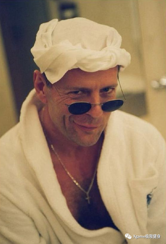 脑卒中|太突然了!一代动作巨星退出影坛,竟是因为这种疾病?