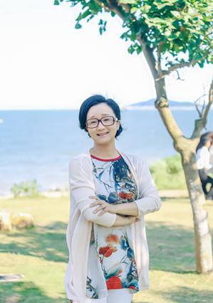 杨昆|拍卖别墅、直播带货、领2500的退休金,无儿无女的杨昆晚年有多惨