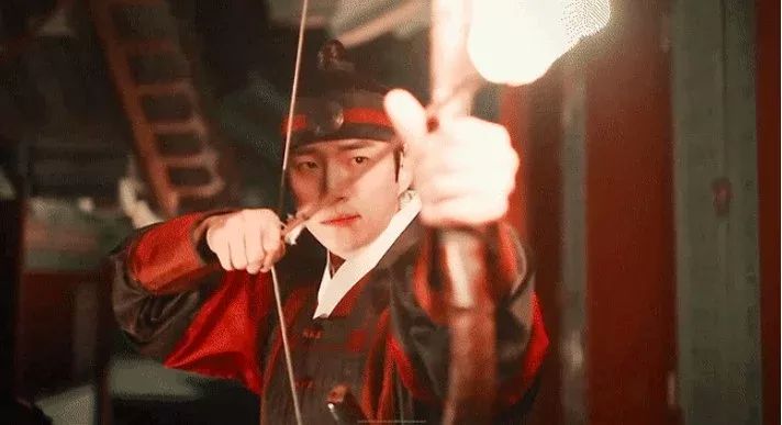 韩剧|热播韩剧《衣袖红镶边》背后真实的历史：李祘对德任用情至深吗？