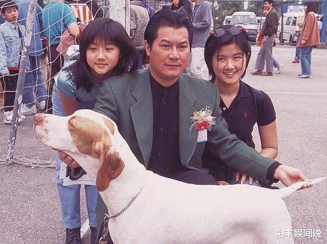 邓光荣|邓光荣遗孀与姜大卫夫妇聚会!71岁好优雅,老公离世11年仍单身