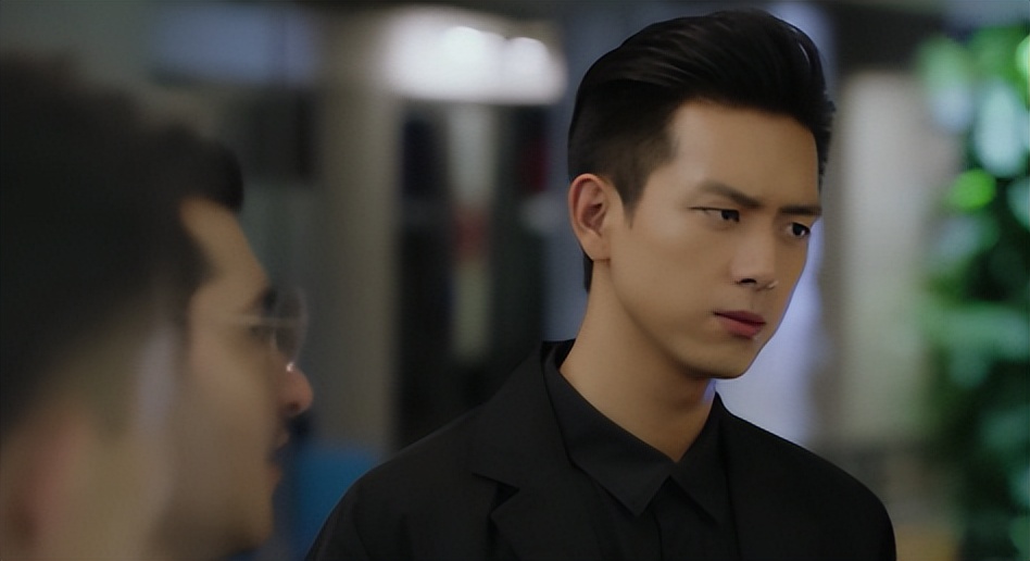 杨洋|同为“西装男神”,把杨洋肖战和靳东张晋放一起,差距就出来了