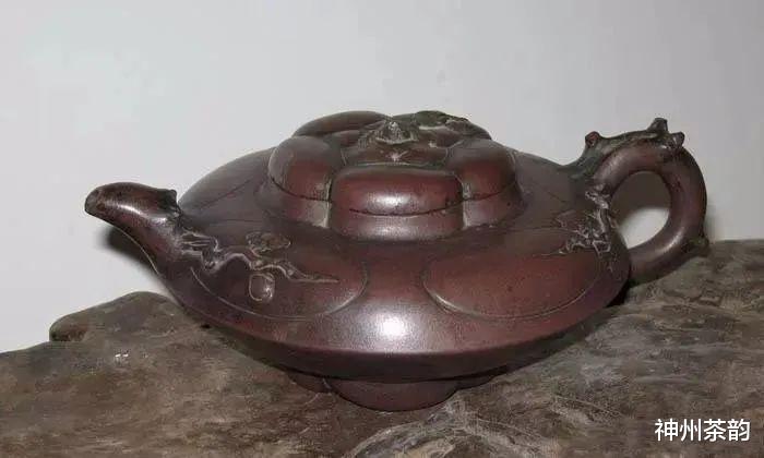 古董|明清老紫砂壶就一定值钱吗?