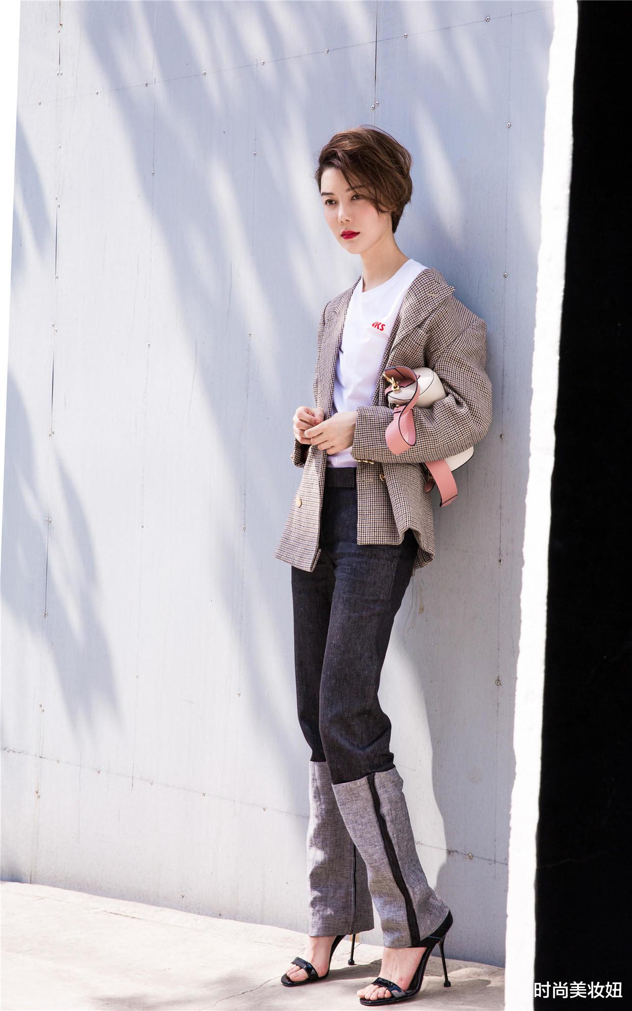 车晓|车晓终于穿“旗袍”了，天蓝色旗袍连衣裙配波波头，古典气质惊艳