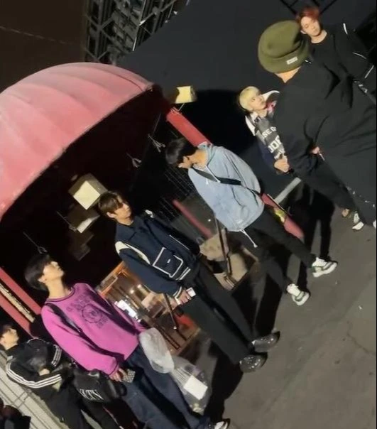 男团|韩国男团揭露经纪公司恶行！感染新冠被逼登台表演