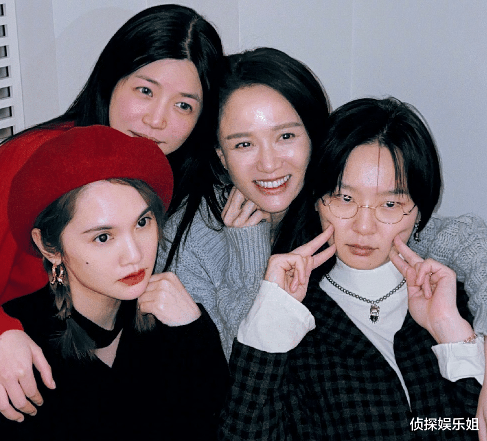 杨丞琳|陈妍希陈乔恩杨丞琳周笔畅聚会，笔笔素颜抢镜，乔恩状态惊艳