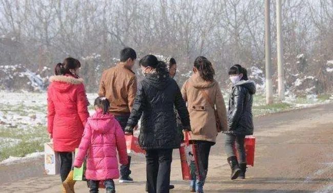 网友晒新房装修方案,不留客房被吐槽无情:亲戚来了住哪里?