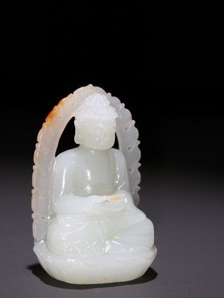 和田玉籽料|旧藏 和田玉籽料如来坐像。