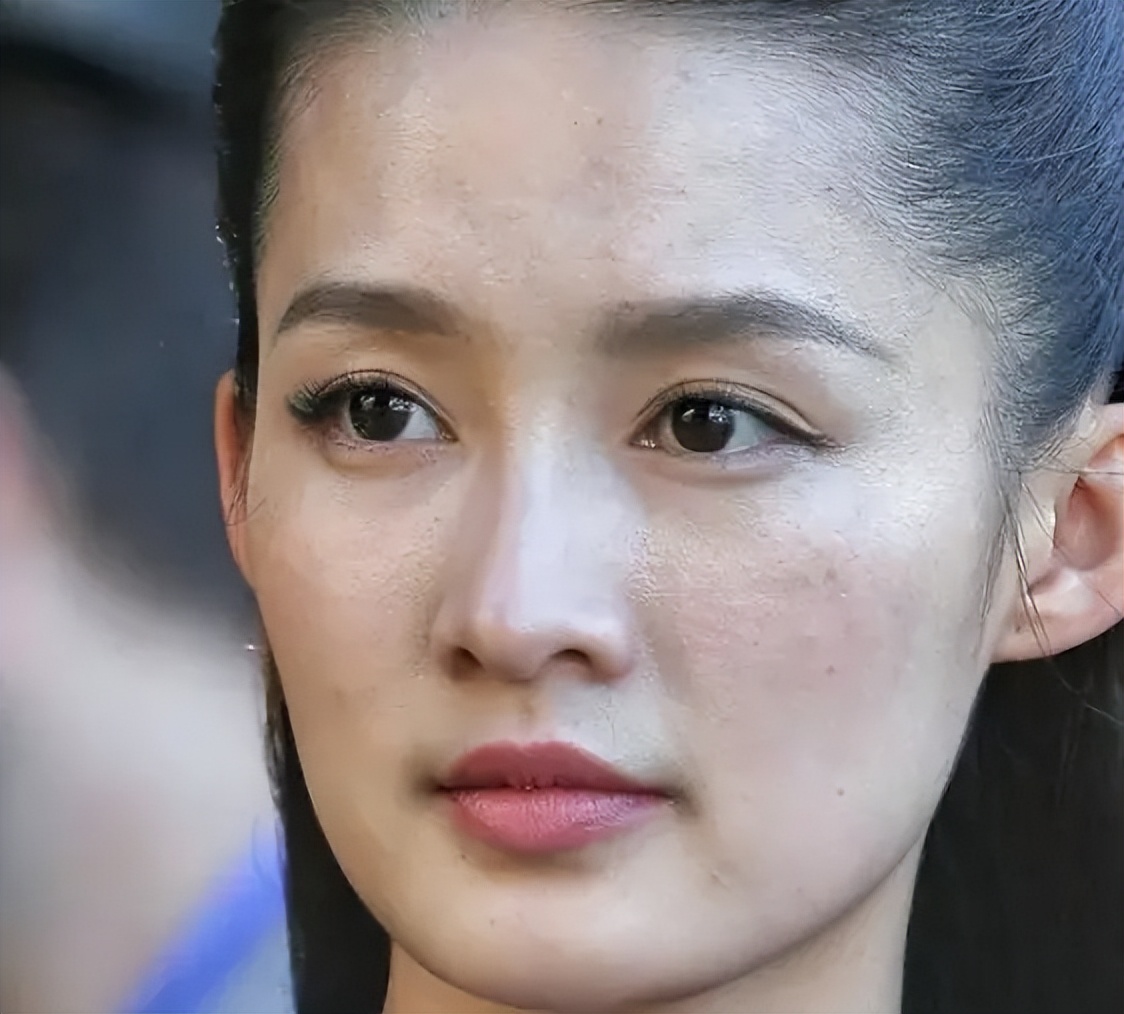 明星|精修图一个比一个美,离开百万精修师后,这些明星的脸一言难尽