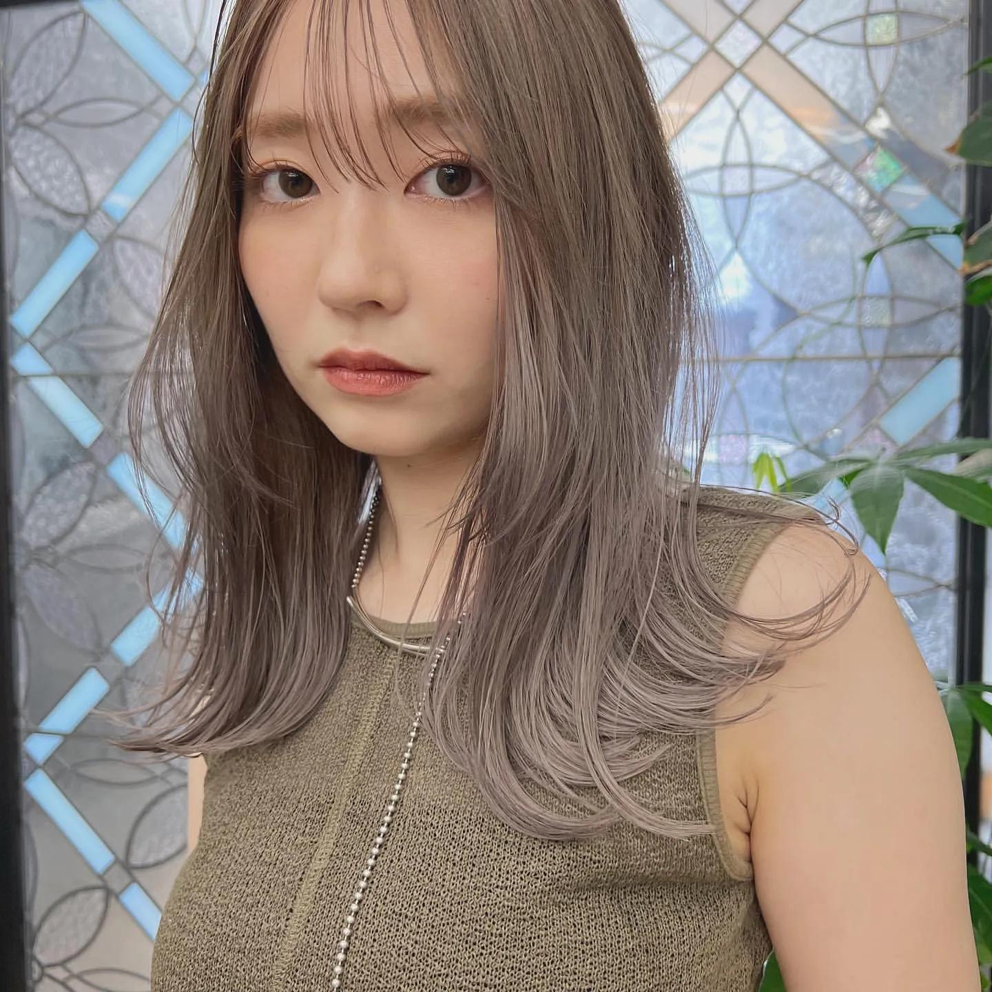 短发 还是中长锁骨烫发最养眼，10款时尚减龄的中长卷发，每一款都好看