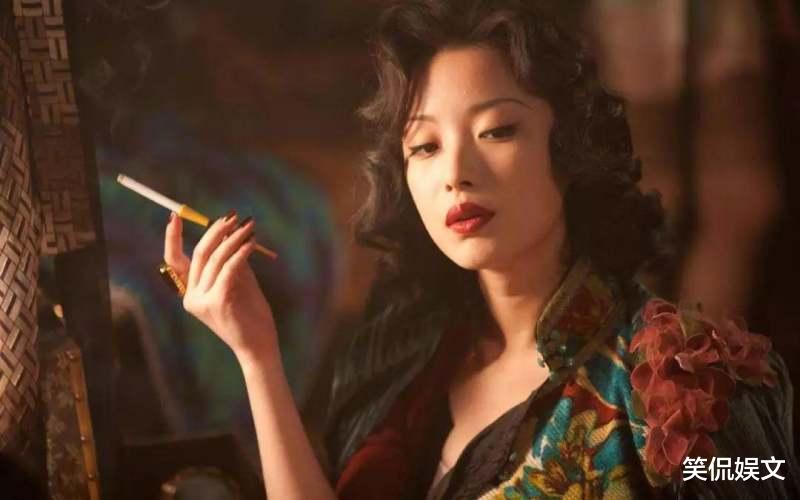 明星|人民大会堂开会不许化妆,暴露明星真实长相,真像电视那么好看!