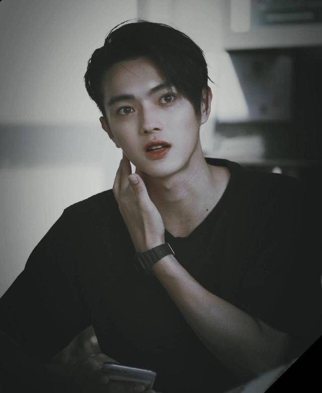 女人味|笑喷！屏幕前俊美威武的许凯，到密室大逃脱把这辈子的歉都道完了