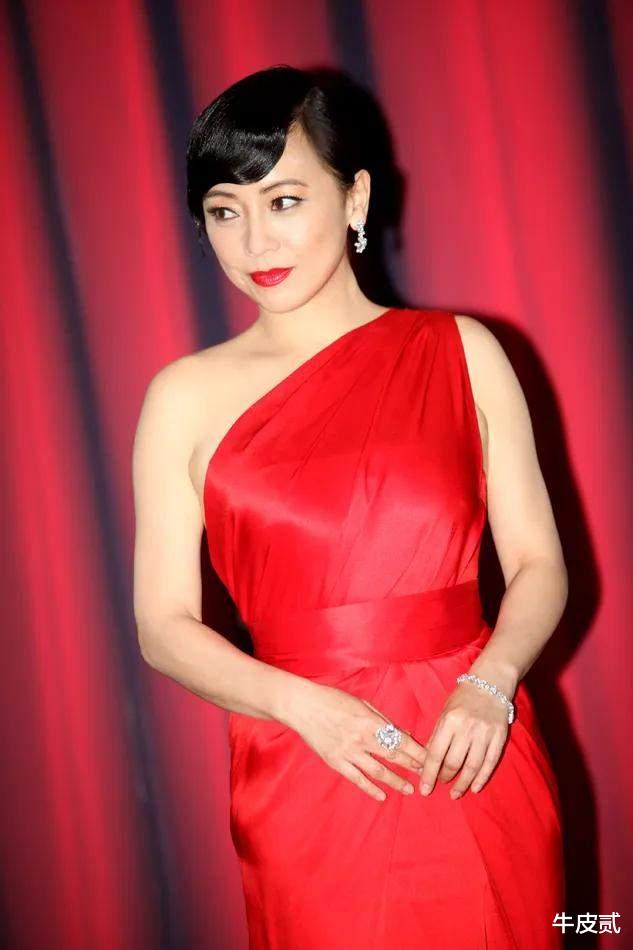 邓萃雯|邓萃雯的人生浮沉史，和她征服过的3个男人，错爱已婚男至今未婚