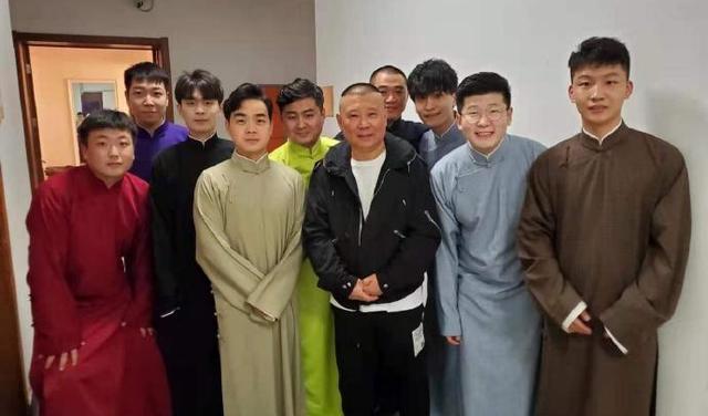 李筱奎|德云社岳云鹏外甥李筱奎发文,引发粉丝热议,和师叔吃饭谁掏钱呢