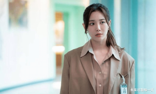 yura|为腿买5亿保险!她才是名副其实韩女团的第一美腿