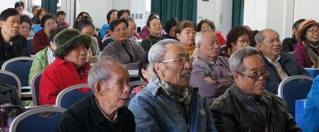 从单位退休或调走后,为何不想回原单位叙叙旧?老同事:感同身受