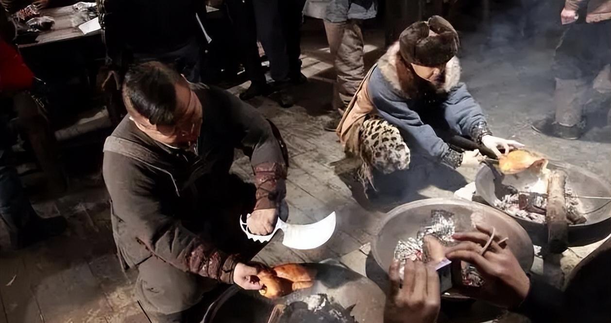 湘西巨匪曹振亚:逃亡路上跳天坑“自杀”,跳进去后竟被渔网兜住