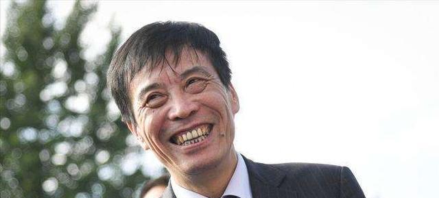 国足|国足全新名单浮出水面！7人或彻底无缘，8归化助李霄鹏创亚洲佳绩