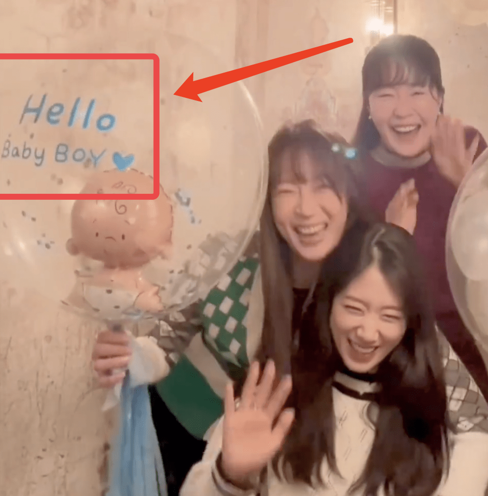 朴信惠|朴信惠婚后怀孕悠闲做胎教！和好友智菀打球被遮肚，孕晚期吃得多