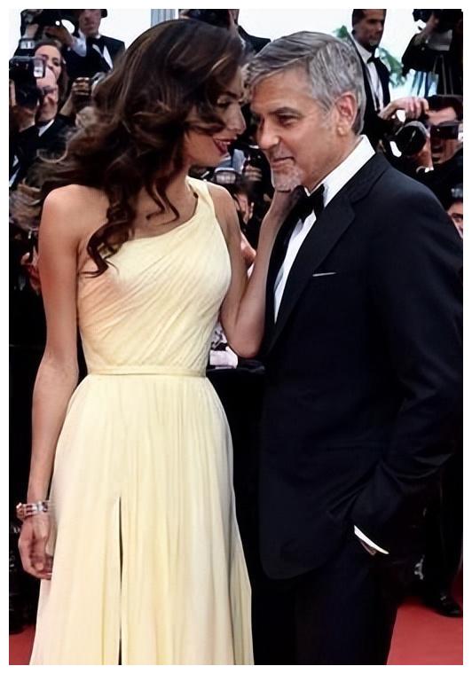 乔治·克鲁尼|乔治克鲁尼与小17岁娇妻共秀新电影首映礼,称结婚八年仍互写情书