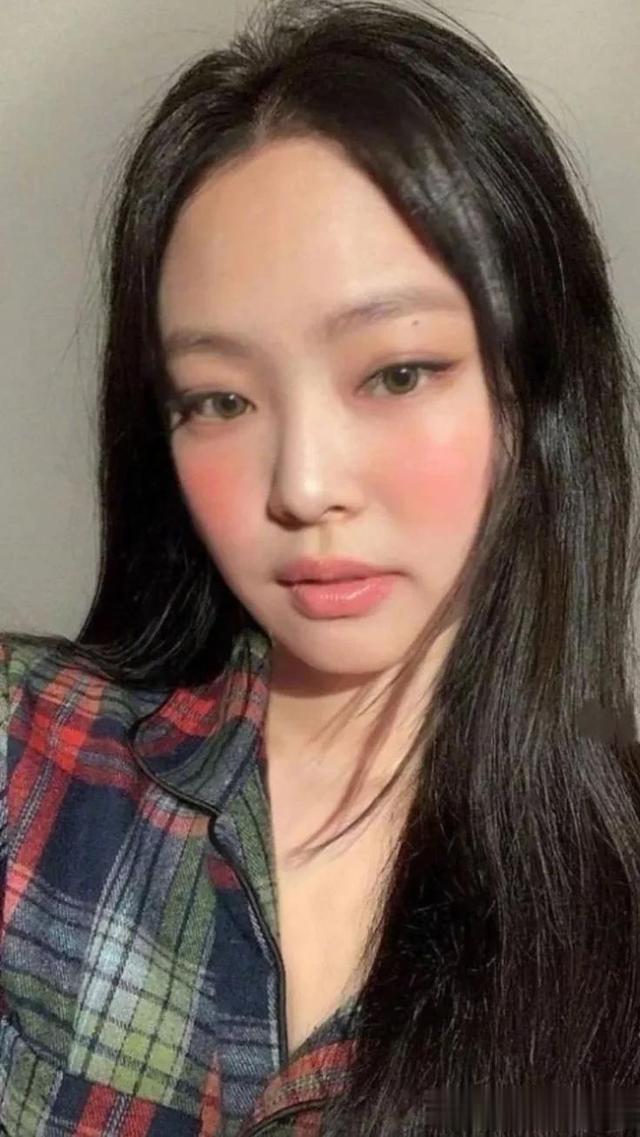 jennie|金智妮 Jennie 圆脸又甜又拽