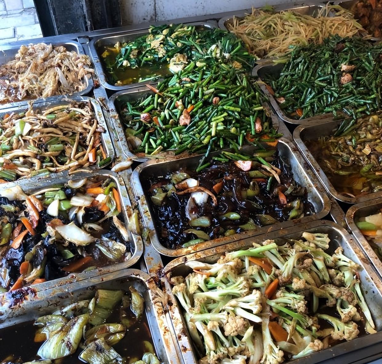 广东小伙来沈阳出差，在路边吃了一份饭，结账时确认3遍不敢相信
