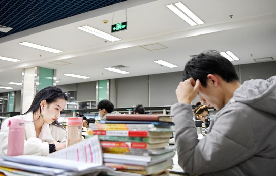 大学|读研3年vs工作3年，差距有多大？经历过的人才懂，希望你没选错