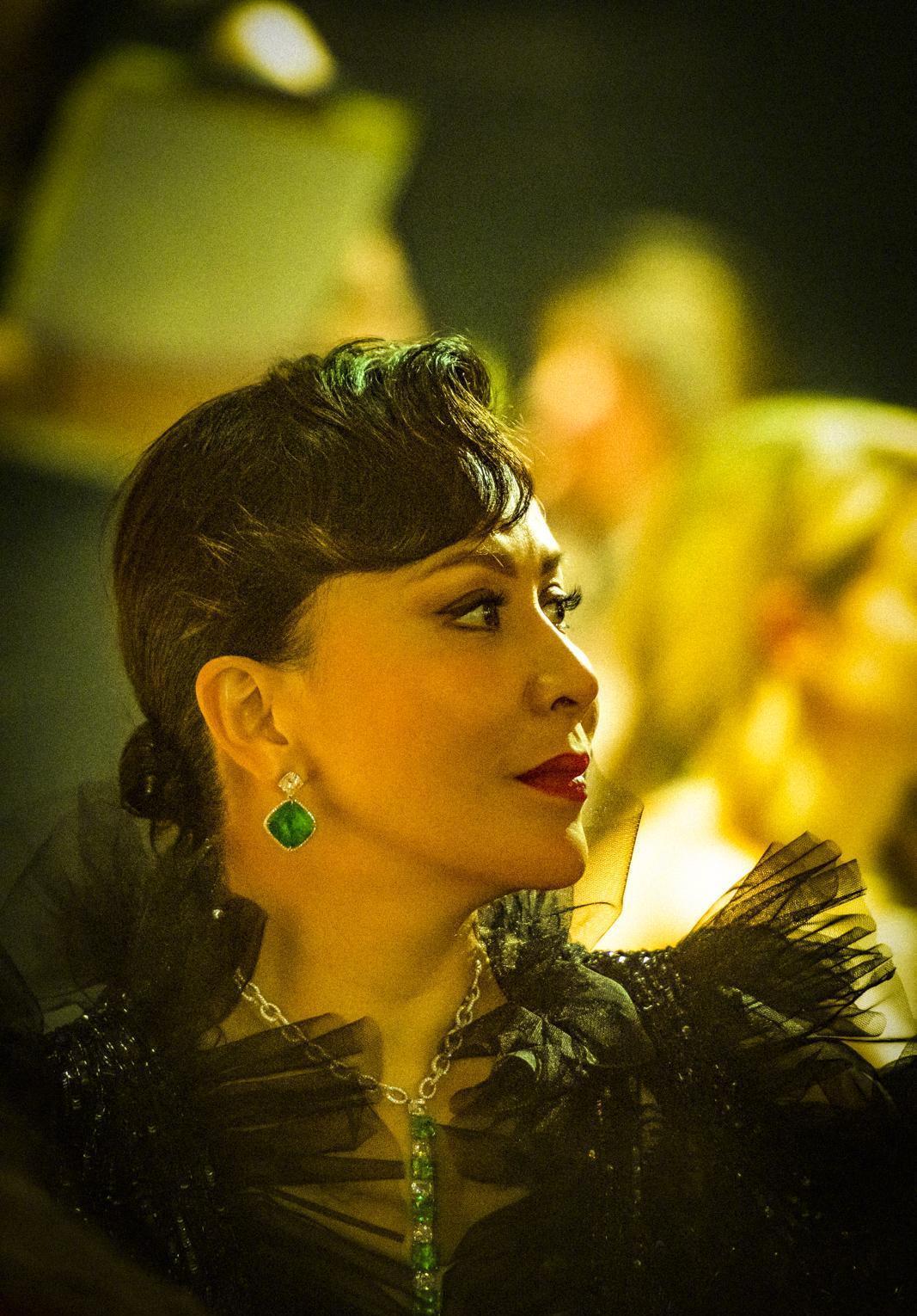 何超琼|刘嘉玲把自己打扮成贵妇,却被何超琼抢了风头,不愧是最美千金!