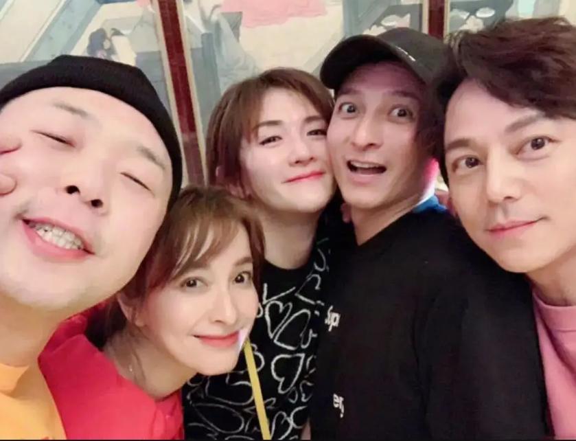 芒果台|曝谢娜吴昕被芒果台除名,官网查无此人,主页认证仅显示主持人