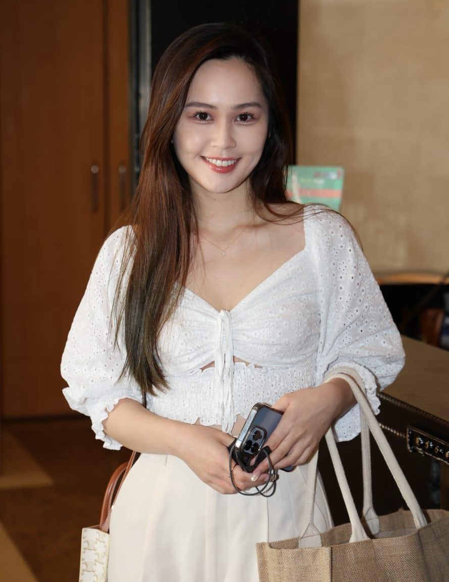 孙艺珍|港姐20强诞生,集体做头发,“爆炸头”成黑马,翻版孙艺珍最吸睛