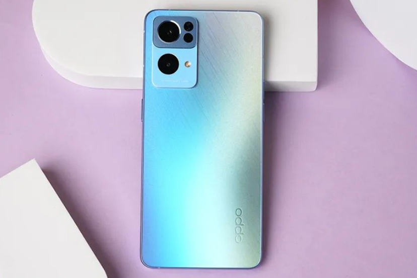 oppo reno|OPPOReno8Pro晋升机皇，屏下镜头+4nm芯，影像系统更优秀