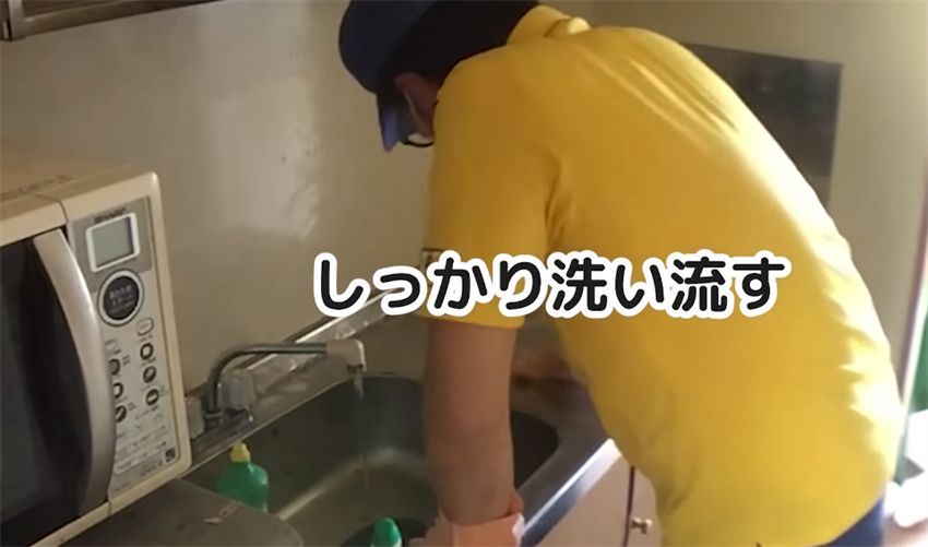 日本清洁师花5小时,将堆满垃圾的居室打扫干净!网友:好爽