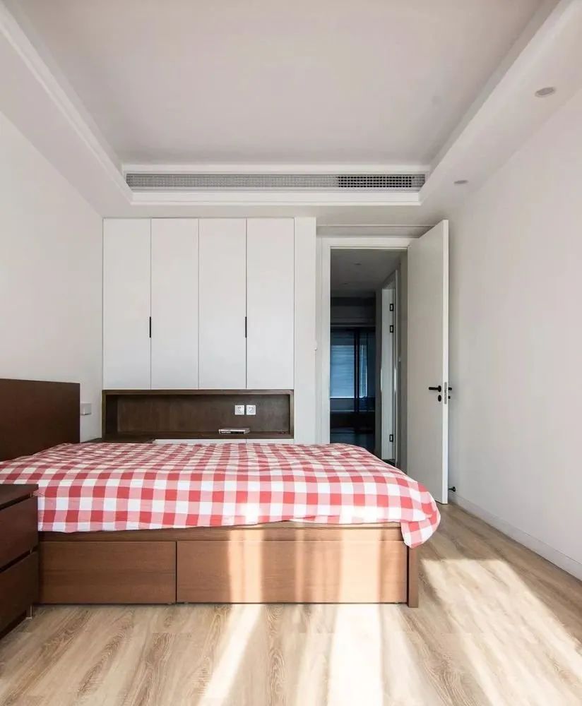 125㎡现代简约大三房,全屋宽敞舒适,这样的家待多久都不会腻!