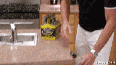 |“十年前后的手机变化有多大？”合着就变了个字母