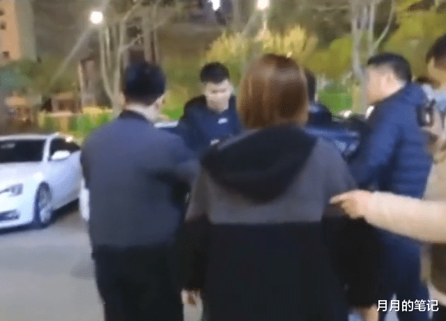 男子同时与20名女子交往,其中三人在同一楼,诈骗一女子925万