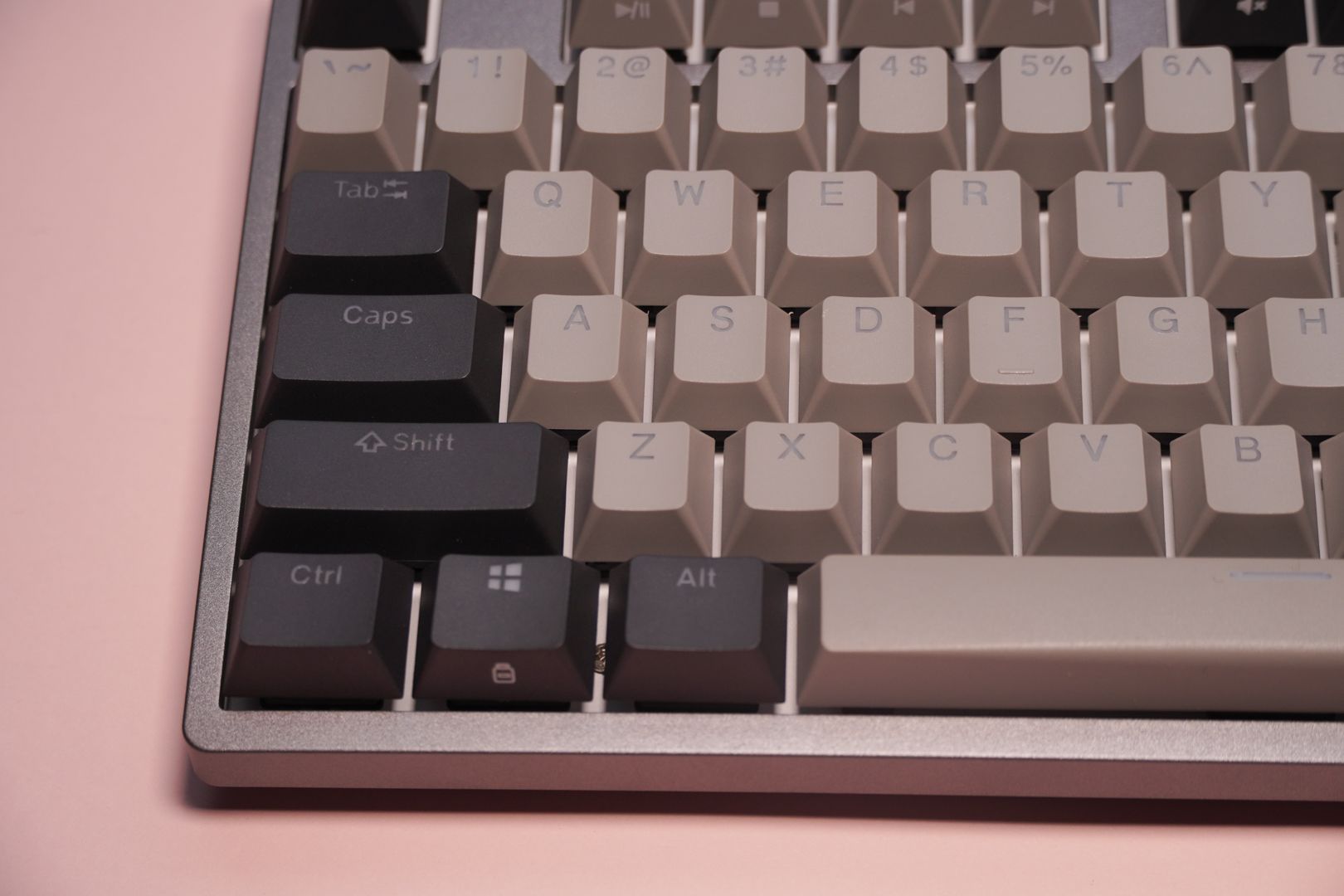 TCL|杜伽K310白光限定款键盘——一个颜值及性能极佳的键盘