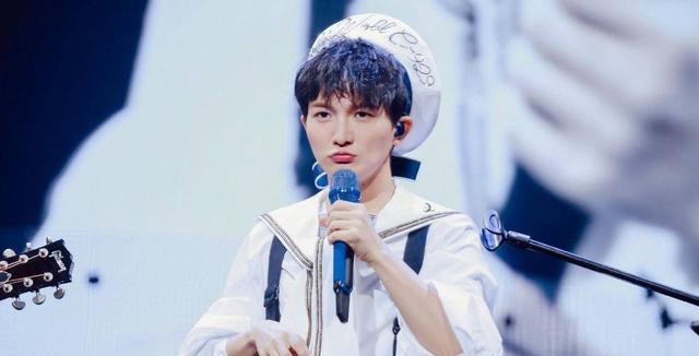 周深|《开始推理吧》录制路透曝光，周深连续录制三档节目，成综艺宠儿