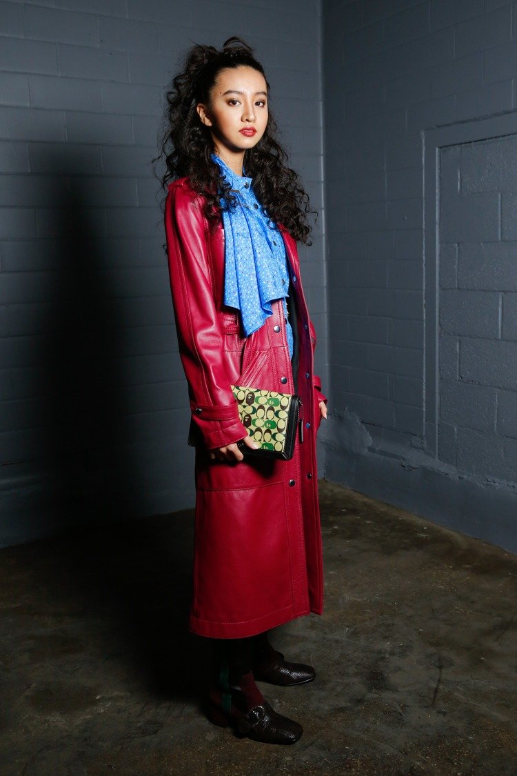 宋慧乔 同款卷发,木村光希显老宋慧乔显嫩,今年流行的木马卷该如何搭?